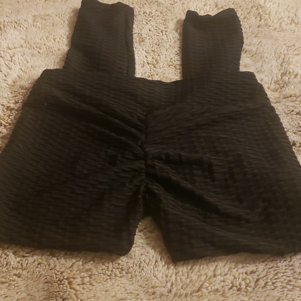 Booty scrunch Anti-cellulite leggings.